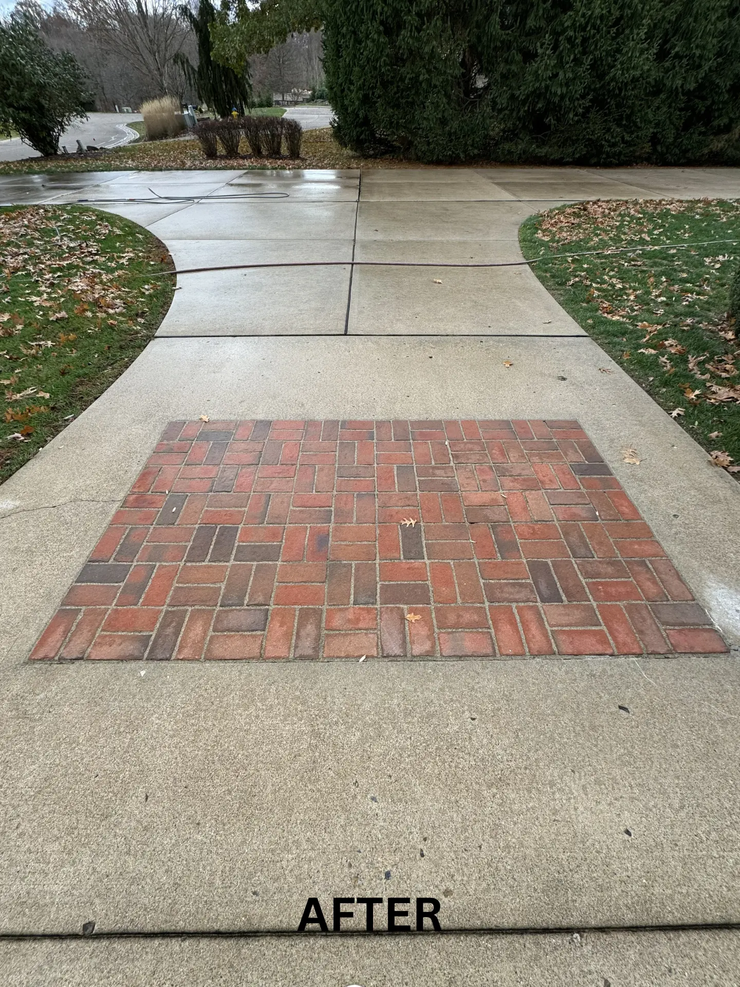 concrete-brick-dirty-pressure-washing-after concrete and brick driveway after being pressure washed